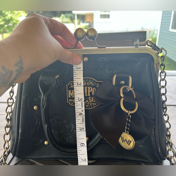 Westworld Mariposa Saloon Kiss Lock Handbag Black Tooled & Studded Faux Leather - Picture 10 of 10